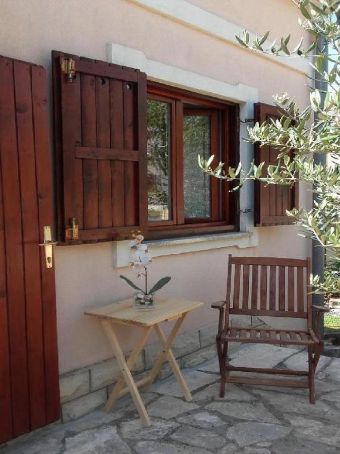 Apartments Smilje I Maslina Gornji Karin Zewnętrze zdjęcie